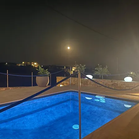 Sohoros Luxury شقة فندقية