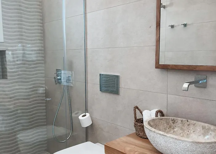 Sohoros Luxury شقة فندقية 4*