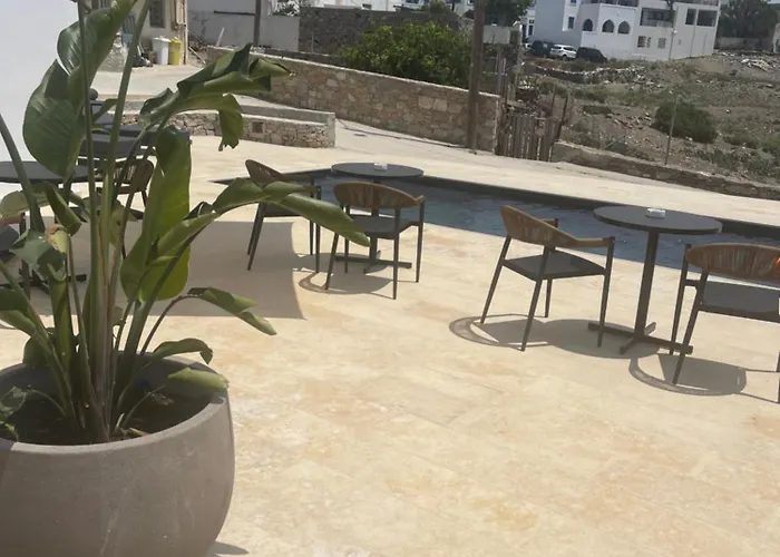 Lejlighedshotel Sohoros Luxury Schoinoussa